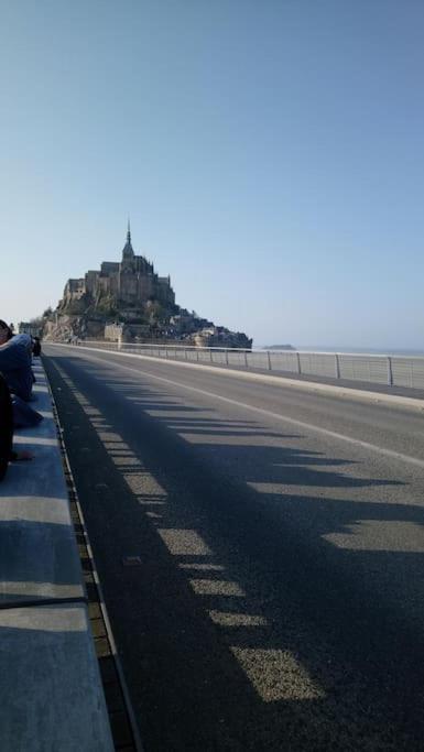 Maison Familiale A 10 Min Du Mont Saint Michel Pontorson Eksteriør billede