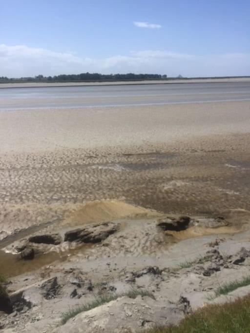 Maison Familiale A 10 Min Du Mont Saint Michel Pontorson Eksteriør billede